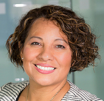 Claire Ashford, responsable de la conformité et de la réglementation, en portrait